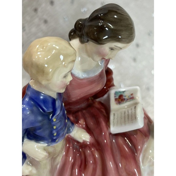 Vintage Royal Doulton, “Bedtime Story”, HN1059, Figurine Excellent Cond, 1949 - Picture 3 of 14